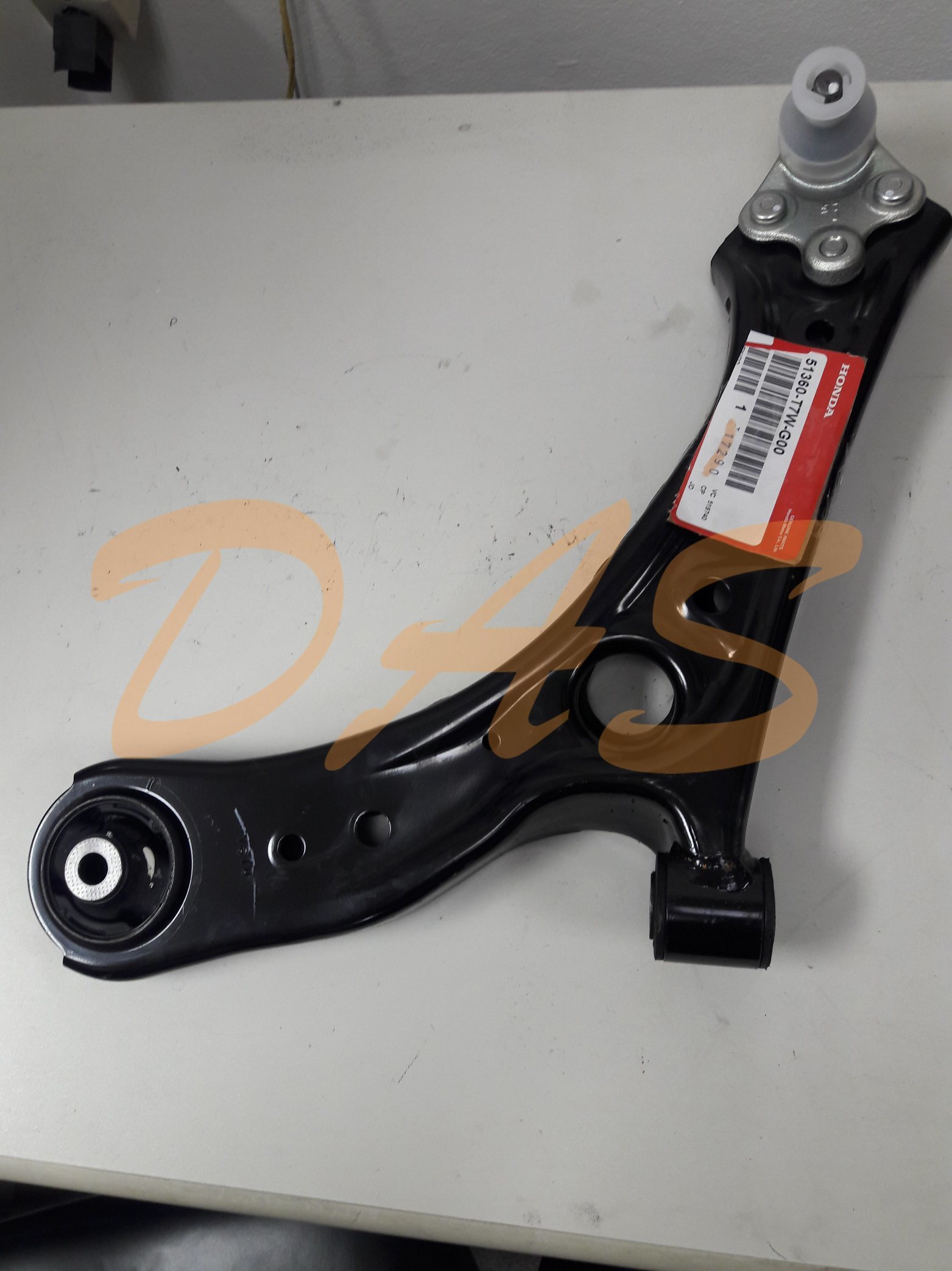 51360-T7W-G00LH/51350-T7W-G00RH Control Arm Wishbone Suspension Parts for Honda HRV pictures & photos